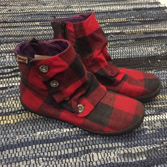 red black plaid shoes